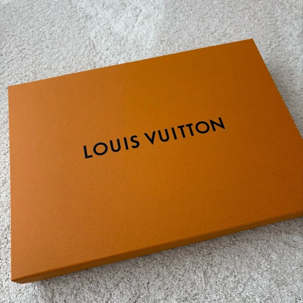 Louis Vuitton Medium flat gift box